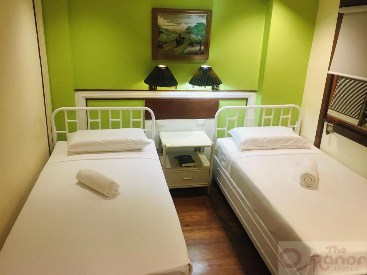 The Manor Hotel Davao Екстер'єр фото