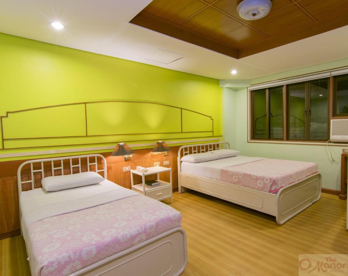 The Manor Hotel Davao Екстер'єр фото