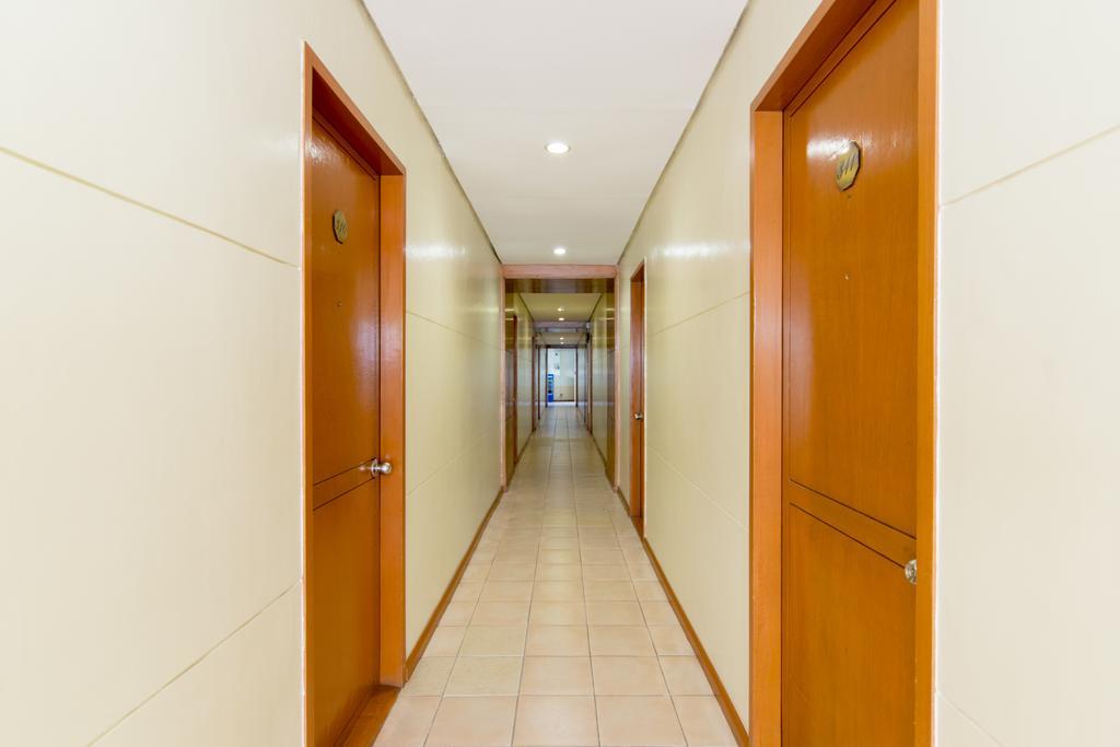 The Manor Hotel Davao Екстер'єр фото