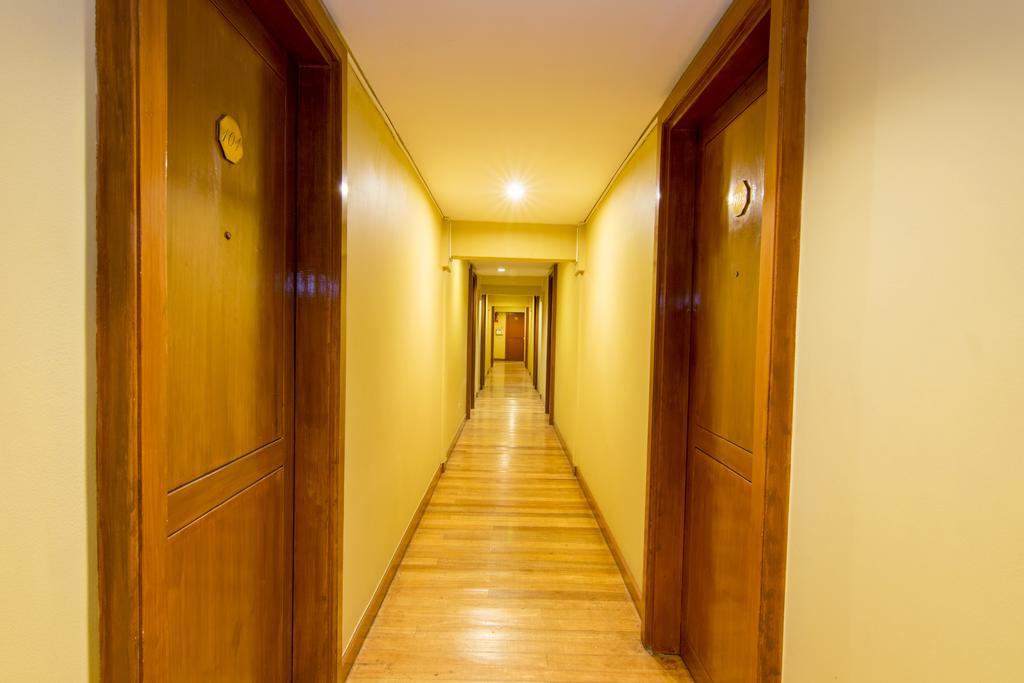 The Manor Hotel Davao Екстер'єр фото